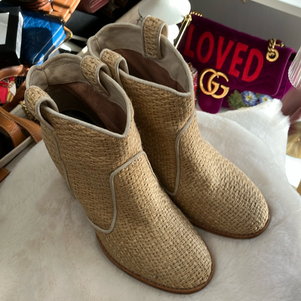 Laurence Dacade Tan Ankle Boots